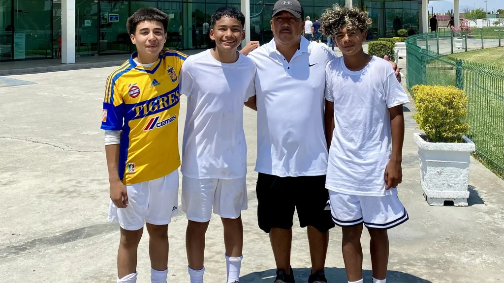 Jóvenes Talentos del Fútbol de Arkansas Persiguen sus Sueños con Los Tigres